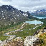 Vue sur le lac Gjende et l’Øvre Leirungen